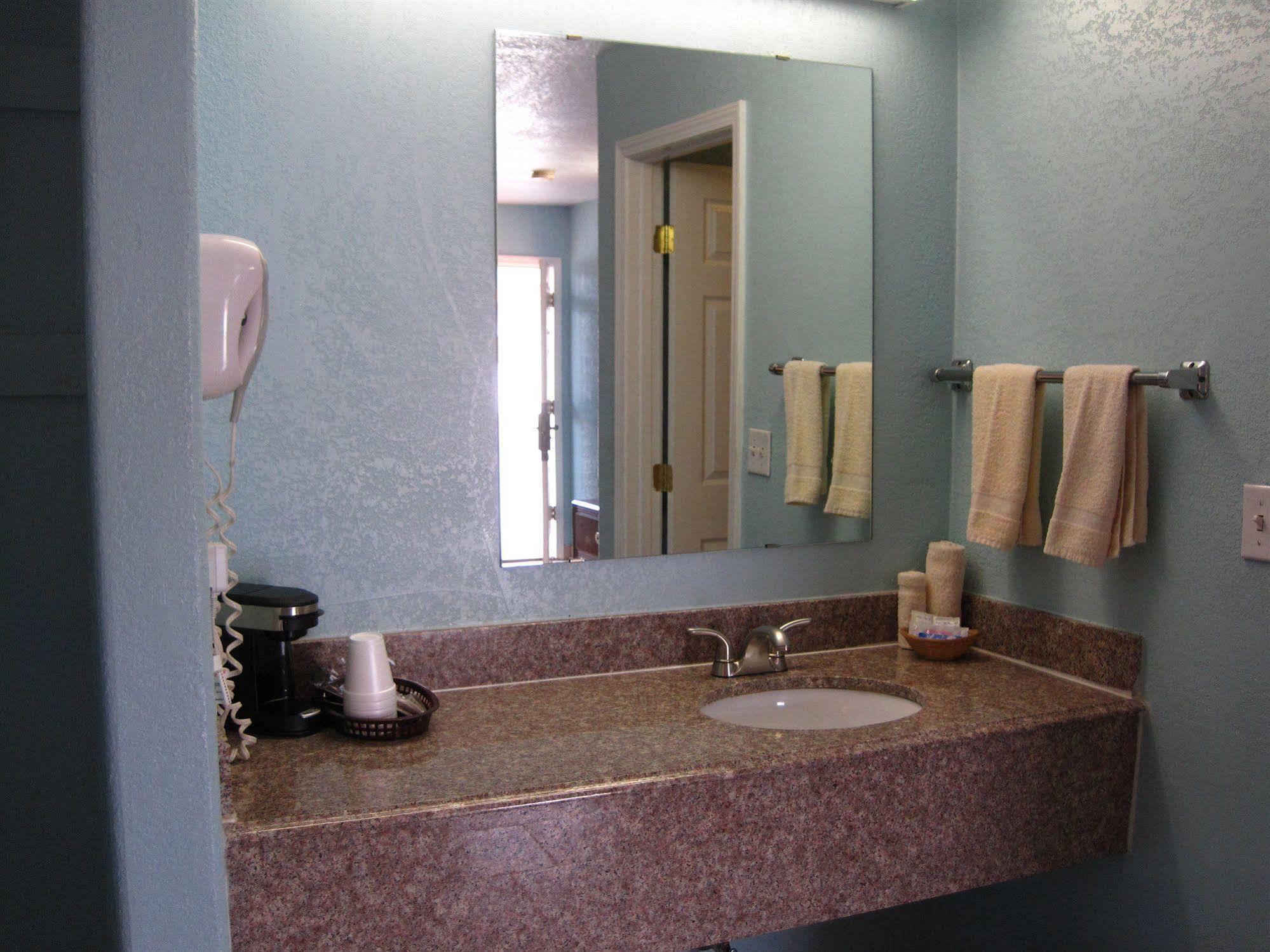 Pinn Road Inn And Suites Lackland Afb And Seaworld San Antonio Ngoại thất bức ảnh